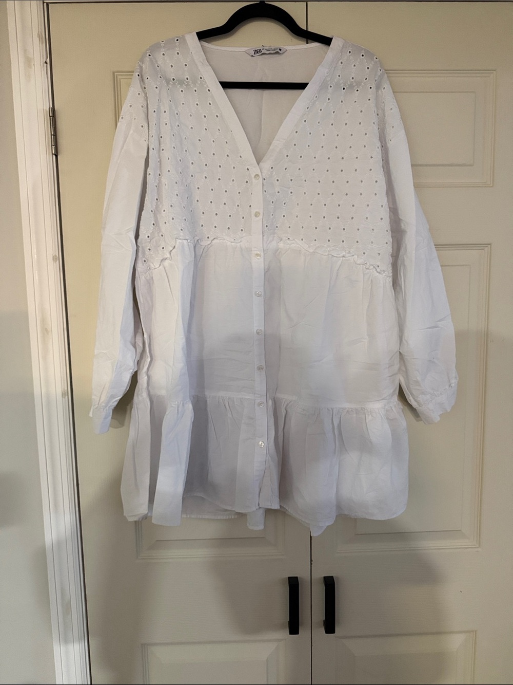 Zara White Eyelet Button-Front drop waist mini